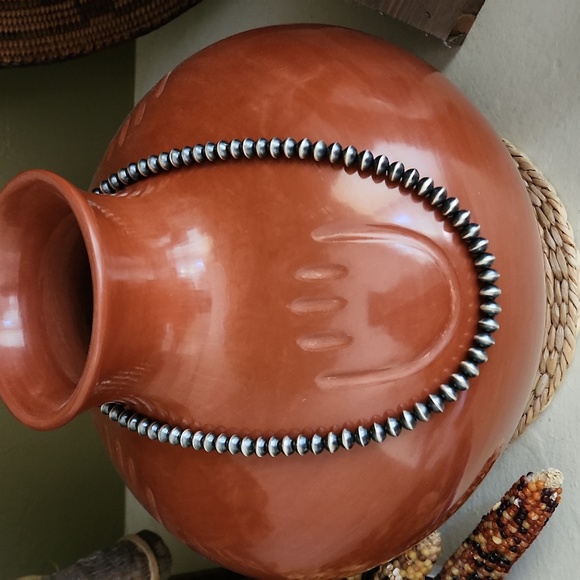 Stunning NWOT Native American Handmade Sterling Navajo Pearl Necklace 🩶🎁 - Picture 11 of 13